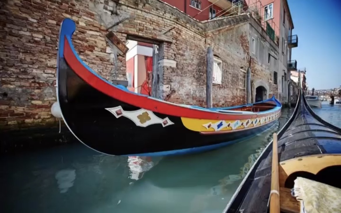 Gondola batea, tipica imbarcazione veneziana