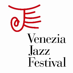 Scritta Venezia Jazz Festival in basso a dx e in alto a sx il logo della manifestazione